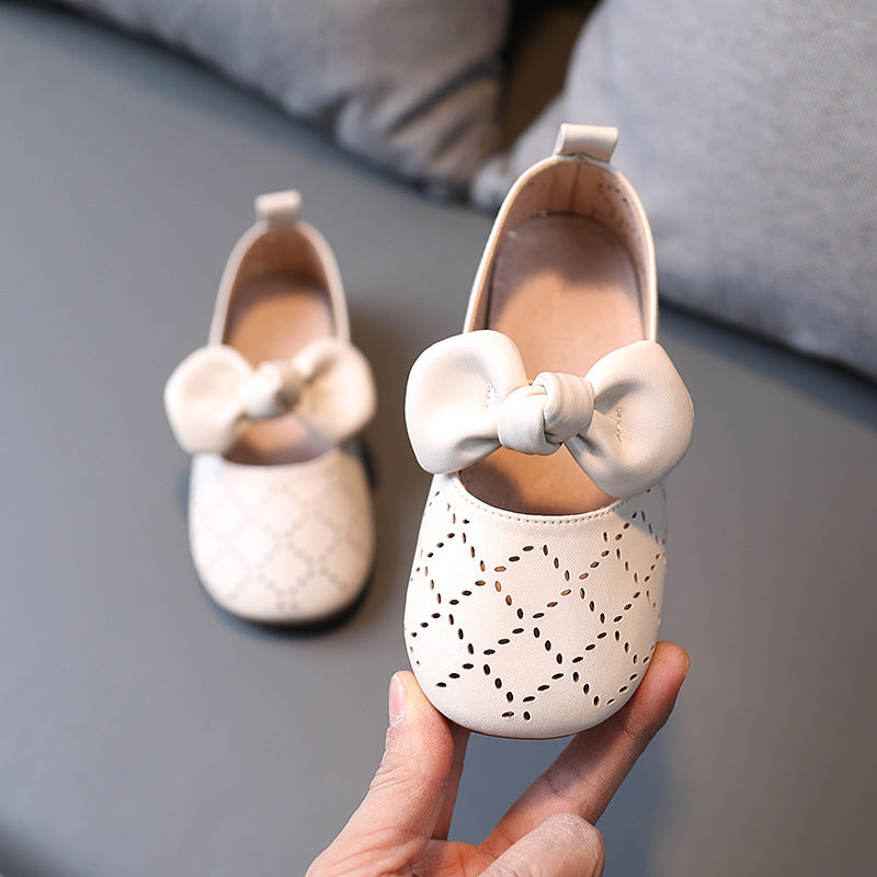 Mary Jane Shoes with Bow Detail