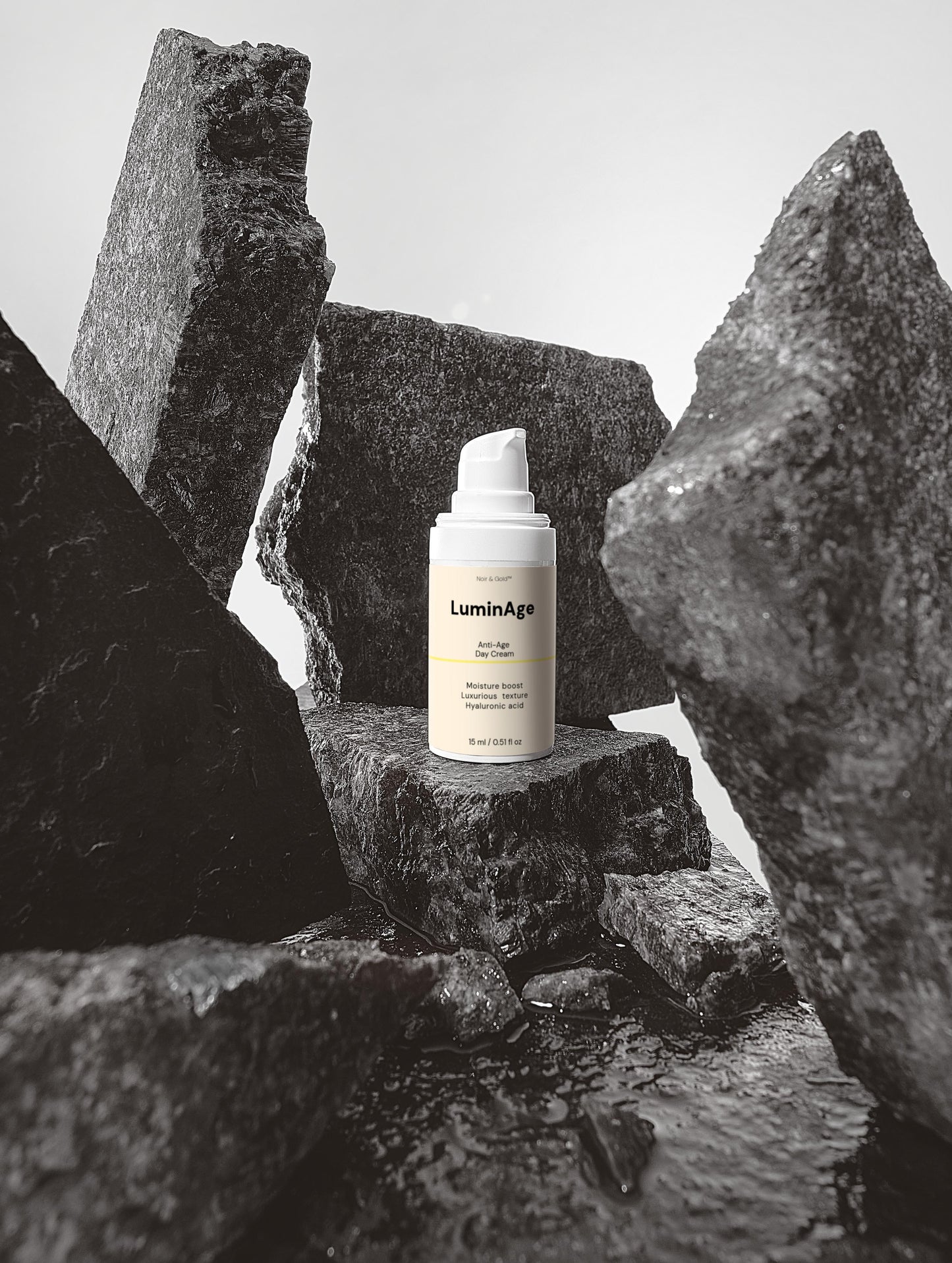 Noir & Gold™LuminAge