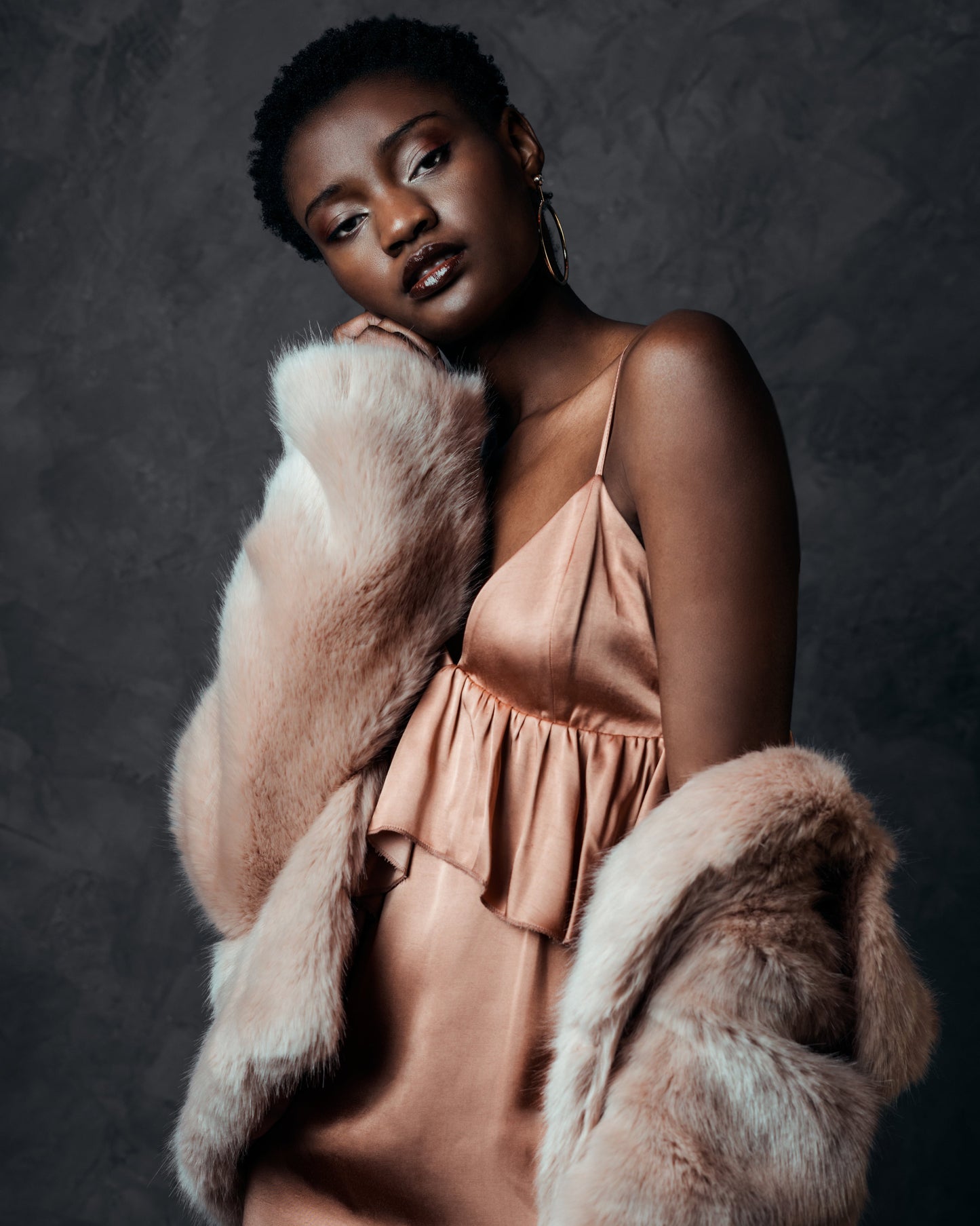 Noir & Gold™ Velvet Embrace
