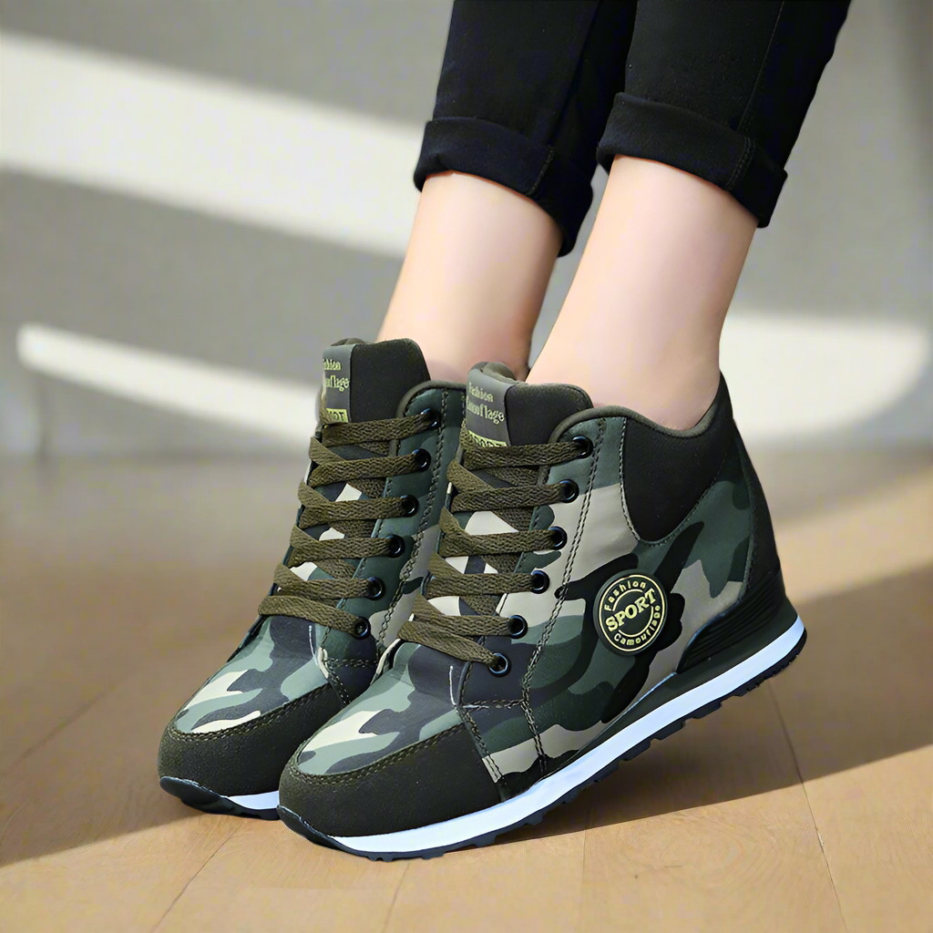 Camouflage sports wedged sneakers